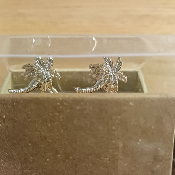 Hipster Palm Tree Cufflinks - Picture 2 of 3